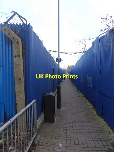 Photo 6"x4" Thames Path at Enderby Wharf Greenwich\/TQ3977 c2015