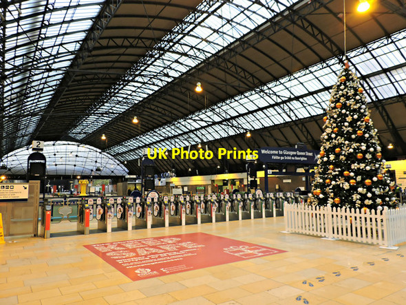 Photo 6"x4" Glasgow Queen Street railway station Glasgow c2015