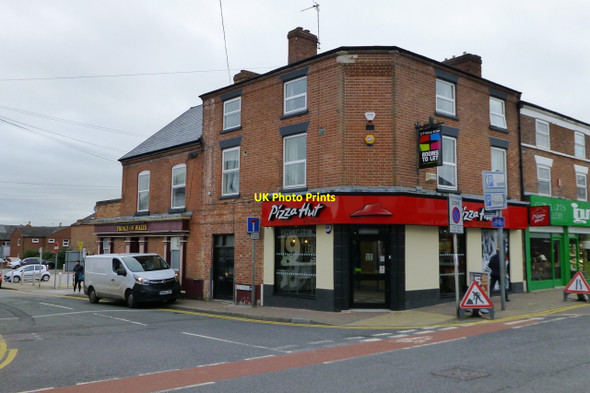 Photo 6"x4" The (ex) Prince of Wales Beeston\/SK5236 c2015