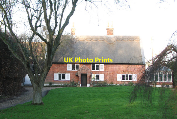 Photo 6"x4" Cushion Cottage Burlingham Green c2015