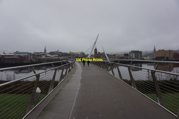 Photo 6"x4" The Peace Bridge over the River Foyle Londonderry\/C4316 c2015