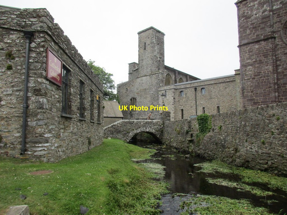 Photo 6"x4" The River Alun in the Cathedral Close St David's\/Tyddewi c2015