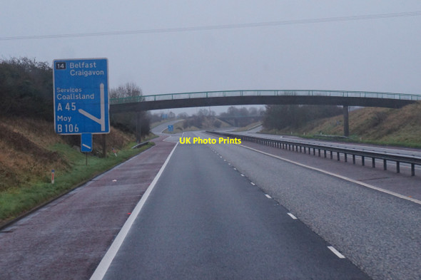 Photo 6"x4" M1 eastbound at junction 14 Moy\/H8456 c2015