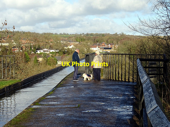 Photo 6"x4" Having a chat by the canal Cefn-bychan\/SJ2741 c2016