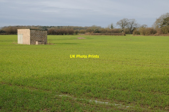 Photo 6"x4" Building in an arable field Long Newnton c2016