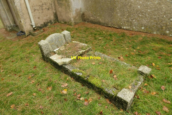 Photo 6"x4" Grave by the Porch Catmore c2015