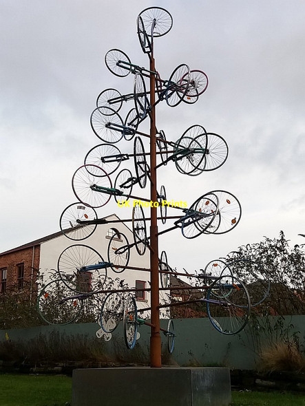 Photo 6"x4" Bicycle wheel sculpture, Foundry Square, Leeds Leeds\/SE3034 c2016