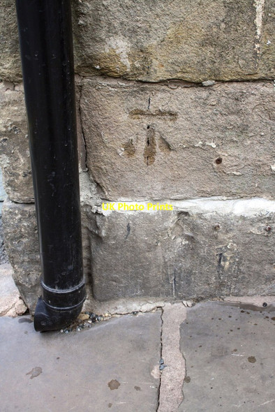 Photo 6"x4" Benchmark on The Fountain Inn Barnoldswick\/SD8746 c2015