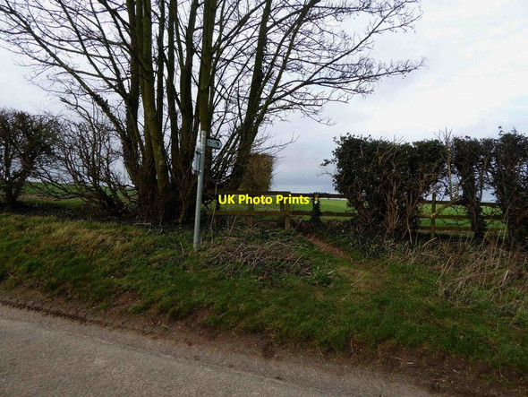 Photo 6"x4" Public footpath sign Hallington\/TF3085 c2016