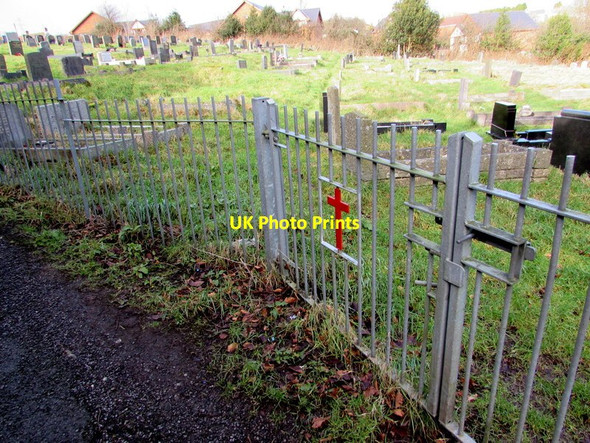 Photo 6"x4" Churchyard entrance gate, Brynmawr Brynmawr\/SO1811 c2016