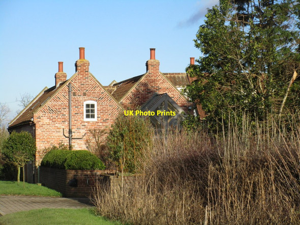 Photo 6"x4" Rose Cottage Aike c2016