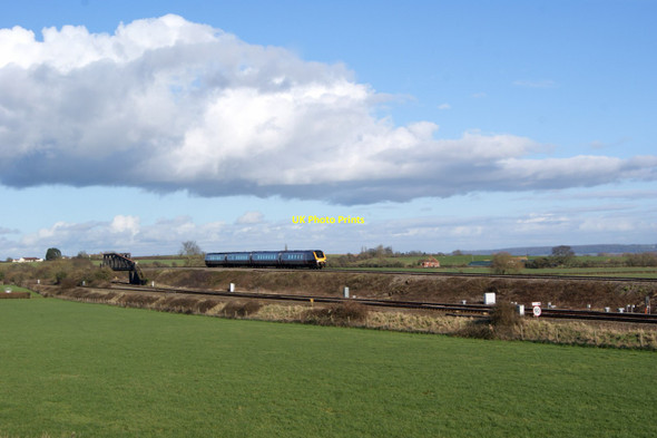 Photo 6"x4" Train taken near the Cogload junction Railway Bridge, from the canal towpath Outwood\/ST3028 c2016