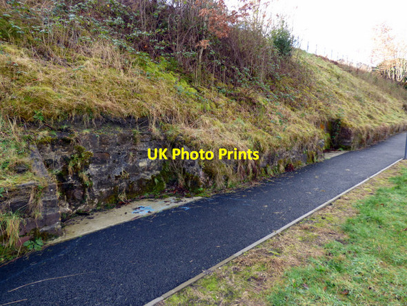 Photo 6"x4" Bench alcoves at Birkmyre Park Port Glasgow c2016