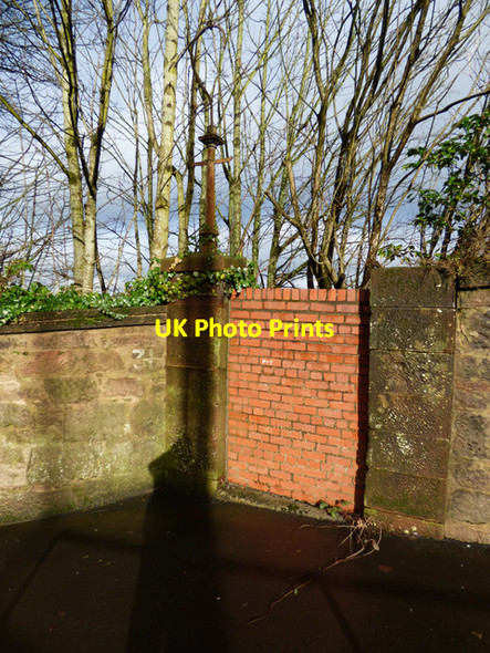 Photo 6"x4" Former entrance to Port Glasgow railway station Port Glasgow c2016