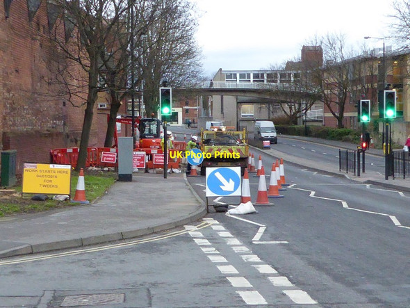Photo 6"x4" Construction of a bus stop, City Walls Road Worcester c2016