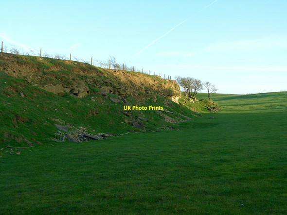 Photo 6"x4" Ancaster Quarry face Pilton\/SK9102 c2016