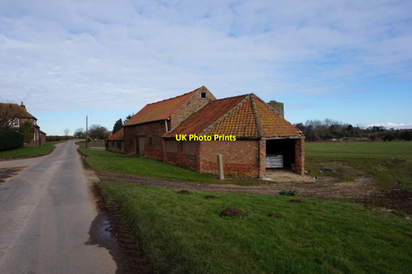 Photo 6"x4" Barns at Willow Croft Farm Catwick\/TA1345 c2016
