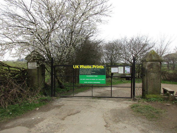 Photo 6"x4" Entrance to Ravenfield Park Ravenfield c2016