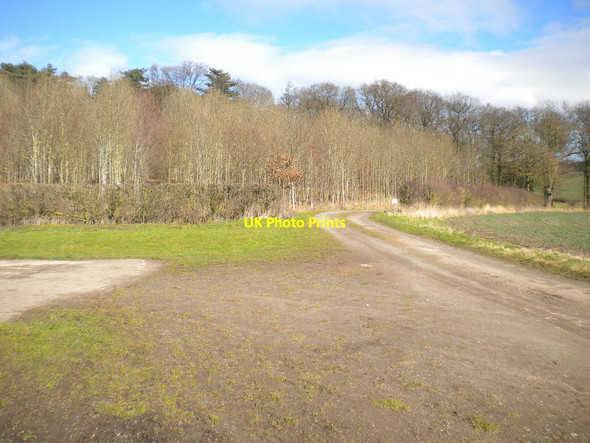 Photo 6"x4" Track skirting West Leake Hills West Leake c2016