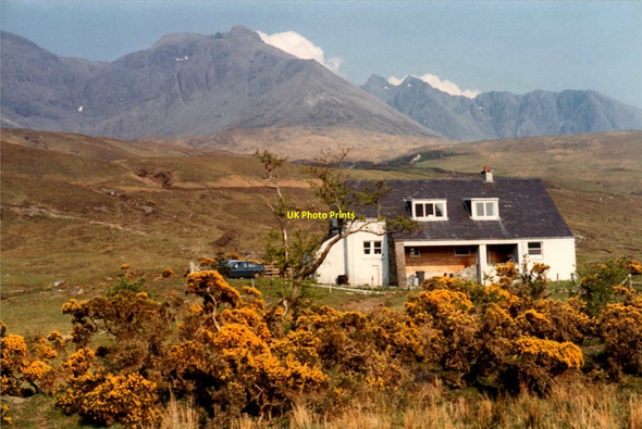 Photo 6"x4" Glen Brittle Memorial Hut Bualintur c1984