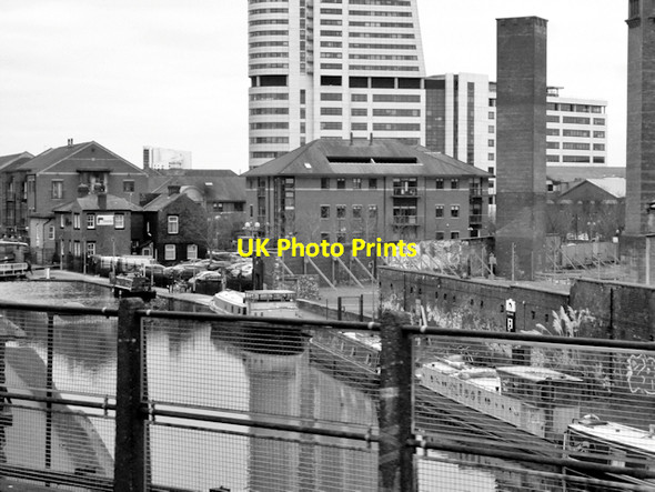 Photo 6"x4" Leeds and Liverpool Canal near Leeds Station Leeds\/SE3034 c2016