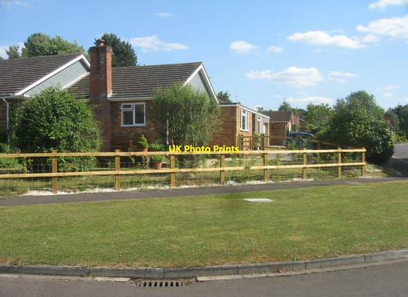 Photo 6"x4" New fencing - Matthews Way East Oakley c2015