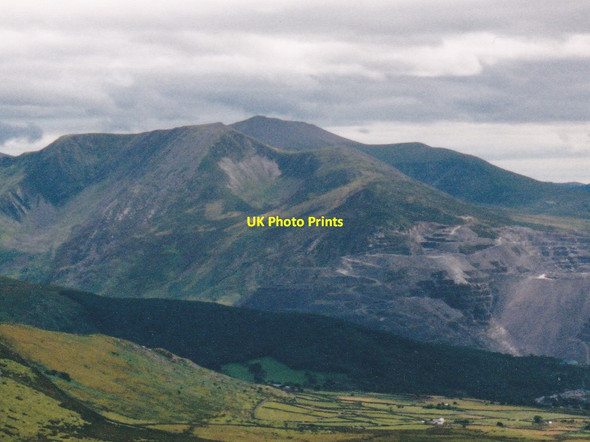 Photo 6"x4" Chwarel y Penrhyn Quarry and Carnedd y Filiast Braichmelyn c1997