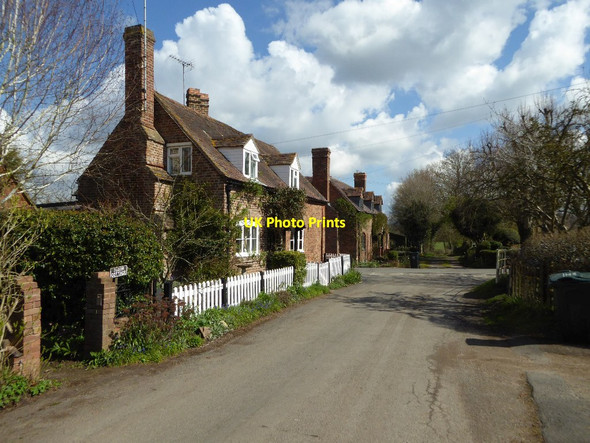 Photo 6"x4" Cottages in Bushley Tewkesbury c2016