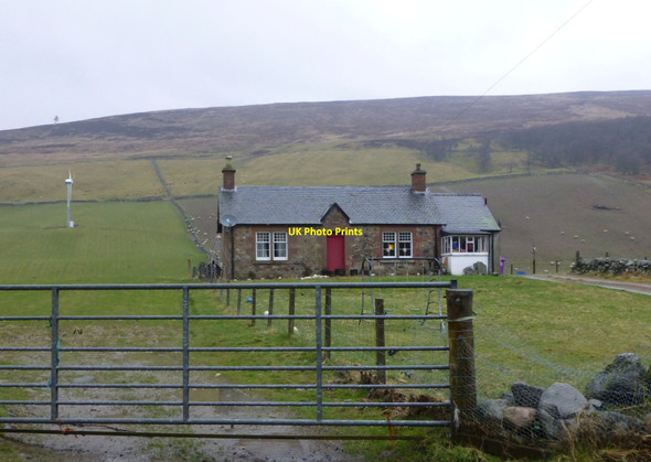 Photo 6"x4" Cottage in Glen Prosen Glenprosen Village c2016