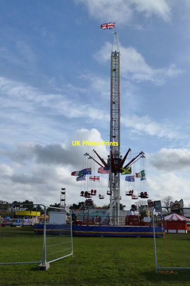 Photo 6"x4" Chair ride on Redhill Park Northbourne\/SZ0895 c2016