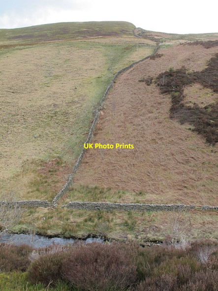 Photo 6"x4" Stone wall on the eastern flank of Middle Knoll Sykes\/SD6351 c2016