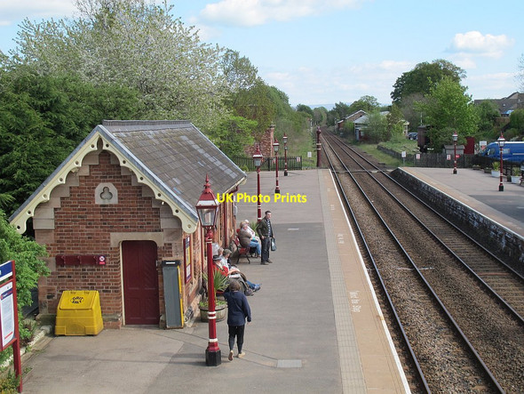 Photo 6"x4" Waiting passengers at Appleby station  Appleby-in-Westmorland c2016
