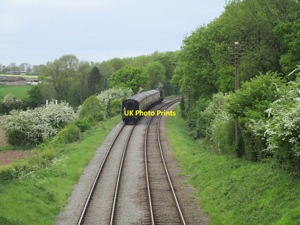 Photo 6"x4" 8F 48624 heads north with a Great Central Railway train Swithland c2016