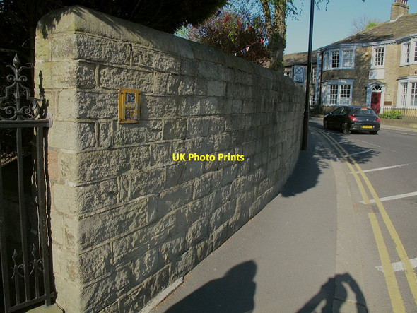 Photo 6"x4" Leaning wall, churchyard of Holy Trinity church, Skipton  Skipton c2016