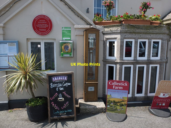 Photo 6"x4" Outside the Top House Inn, Lizard, Cornwall Lizard c2016