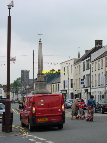 Photo 6"x4" Lammas Street with Crimea War Memorial Carmarthen\/Caerfyrddin c2016