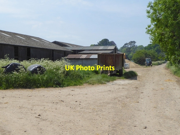 Photo 6"x4" Farm buildings at Manor Farm Avebury\/SU1069 c2016