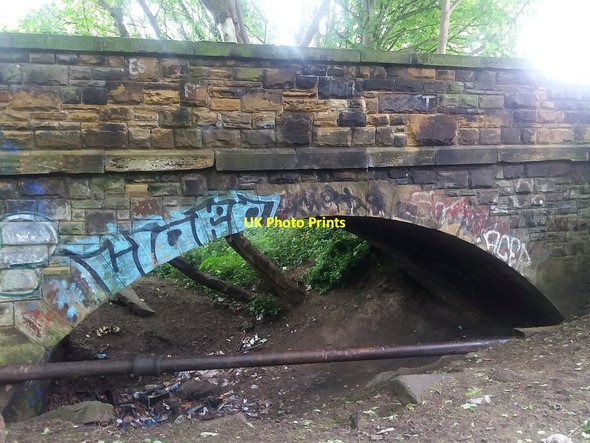 Photo 6"x4" Former railway bridge in Pudsey (2) Pudsey\/SE2233 c2016