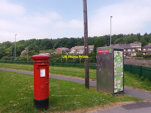 Photo 6"x4" Postbox and phone box, Swinnow Road, Pudsey Pudsey\/SE2233 c2016