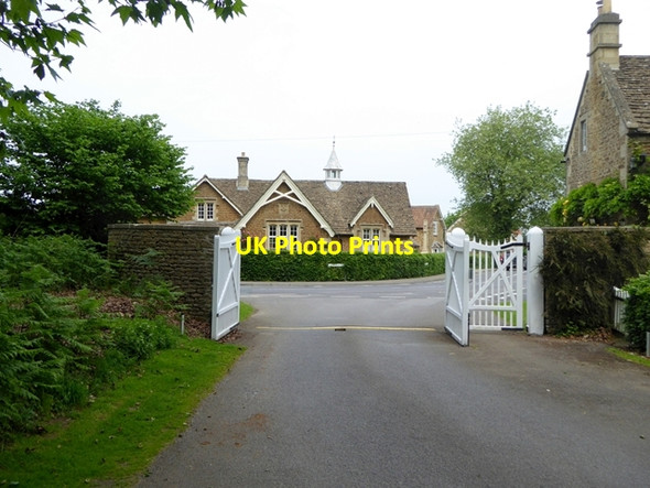 Photo 6"x4" Gateway to Bowood Park Buck Hill\/ST9770 c2016