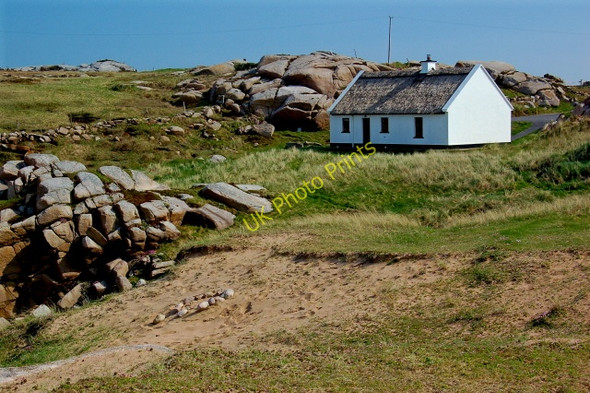Photo 6"x4" Cruit Island - 1 of 10 Donegal Thatched Roof Cottages Kincaslough c2008
