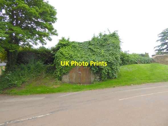 Photo 6"x4" Disused garage in Balscote Balscote c2016