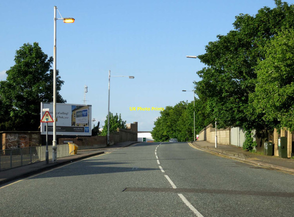 Photo 6"x4" London Road crosses a railway Peterborough c2016