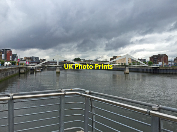 Photo 6"x4" The Clyde at the Broomielaw Glasgow c2016