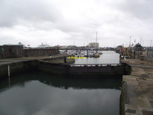 Photo 6"x4" Dover tidal harbour Dover\/TR3141 c2016