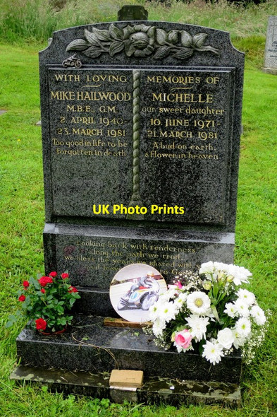 Photo 6"x4" Mike Hailwood M.B.E. G.M. and Michelle Tanworth-in-Arden c2016