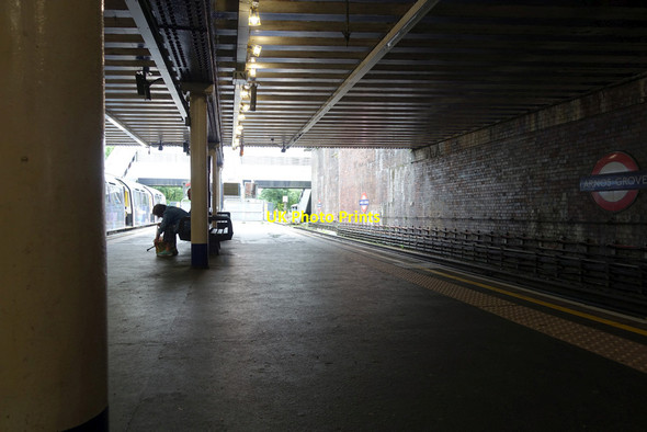 Photo 6"x4" Arnos Grove Tube Station Friern Barnet c2016