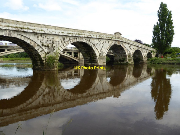Photo 6"x4" Atcham Old Bridge Atcham c2016