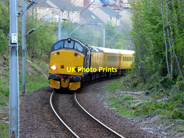 Photo 6"x4" Engineering train near Inverkip railway station Inverkip c2016