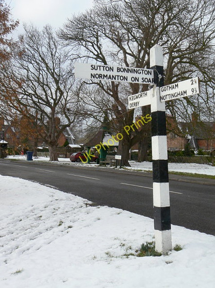 Photo 6"x4" Signpost, Kingston-on-Soar Kingston on Soar c2009